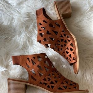 American Eagle Boots with heel